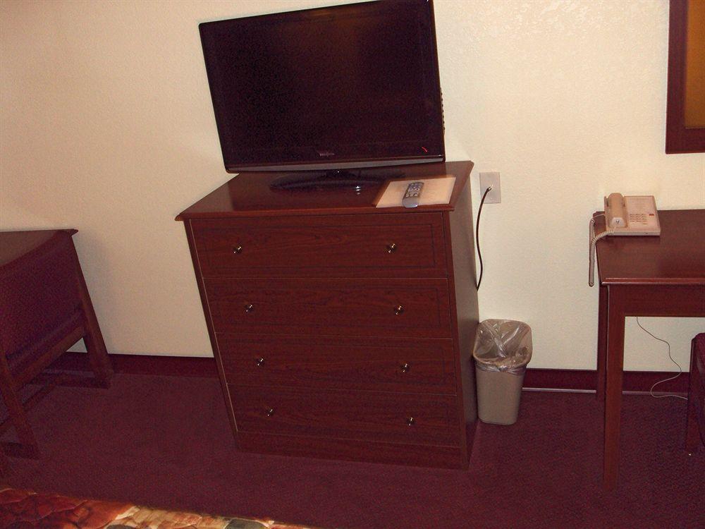 Quality Inn & Suites パーク・シティー エクステリア 写真
