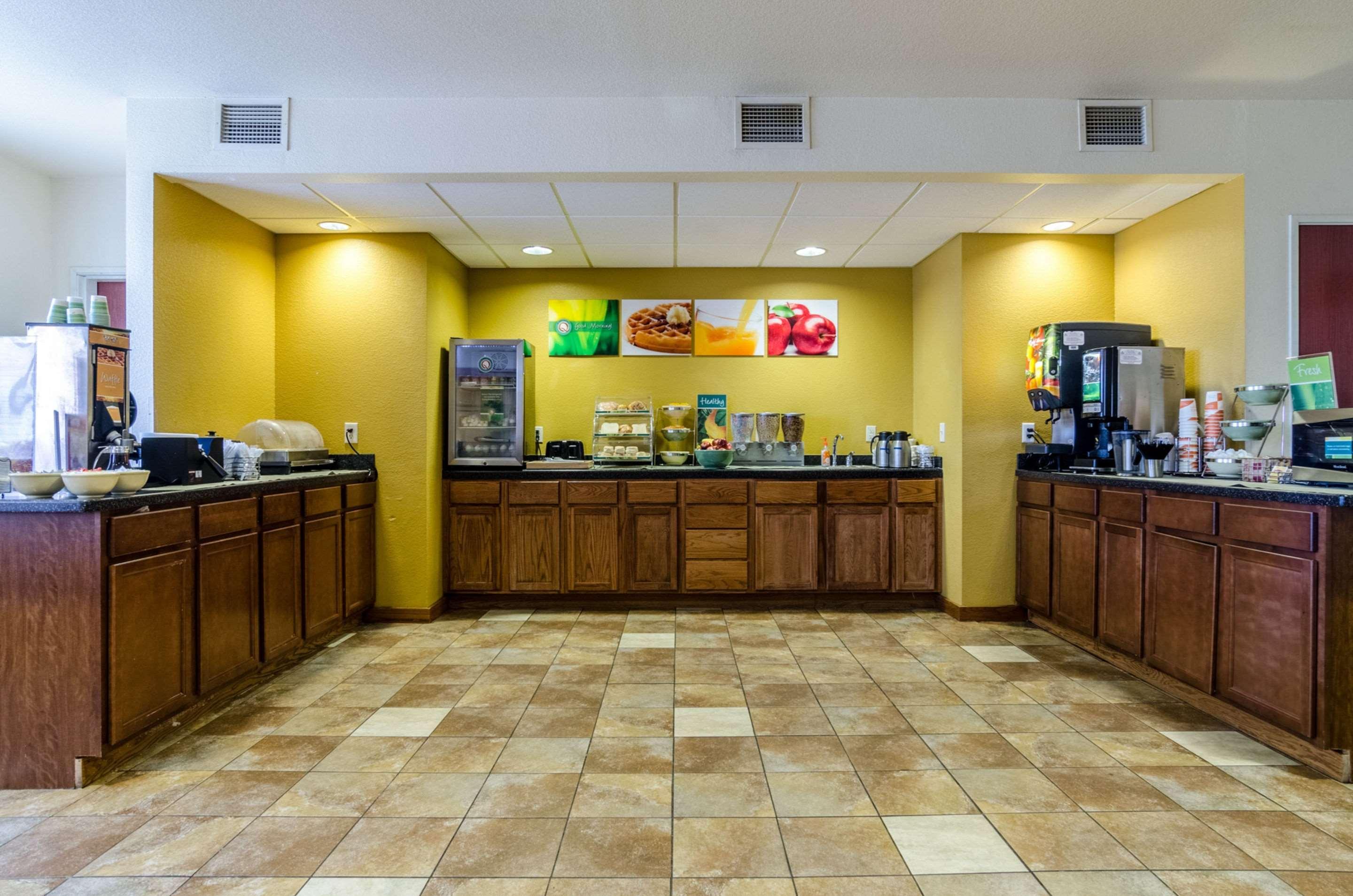 Quality Inn & Suites パーク・シティー エクステリア 写真