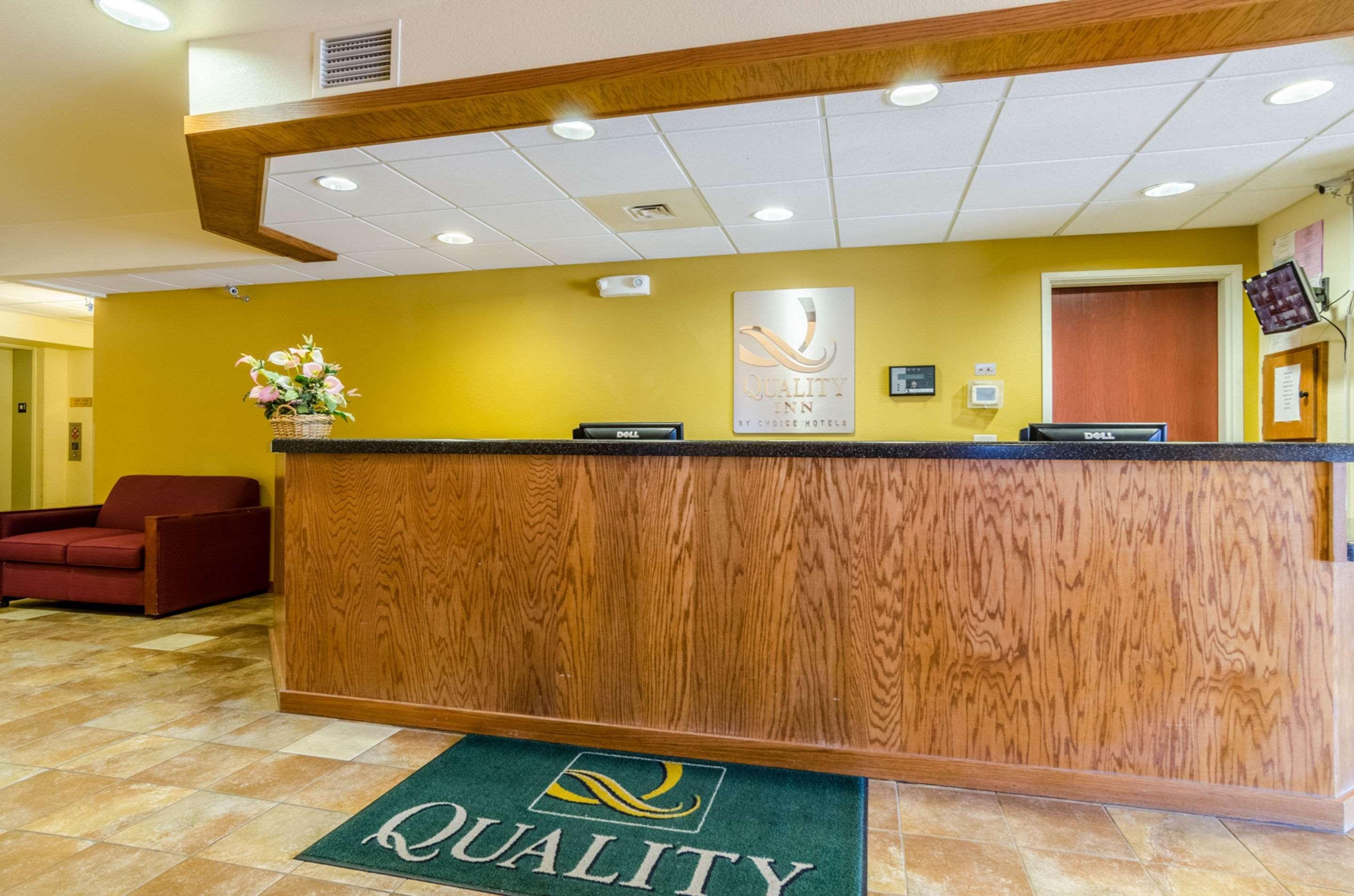 Quality Inn & Suites パーク・シティー エクステリア 写真