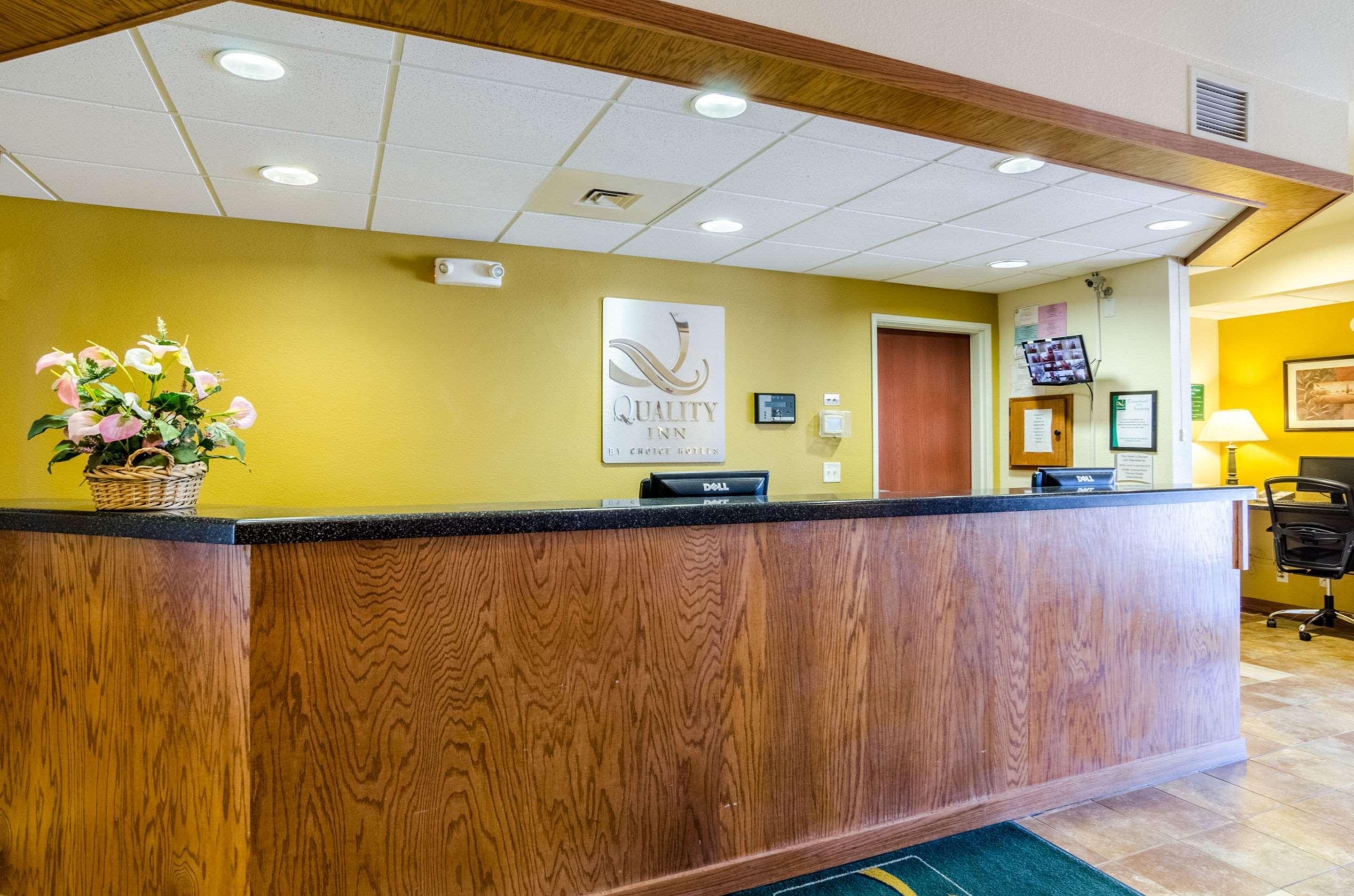 Quality Inn & Suites パーク・シティー エクステリア 写真